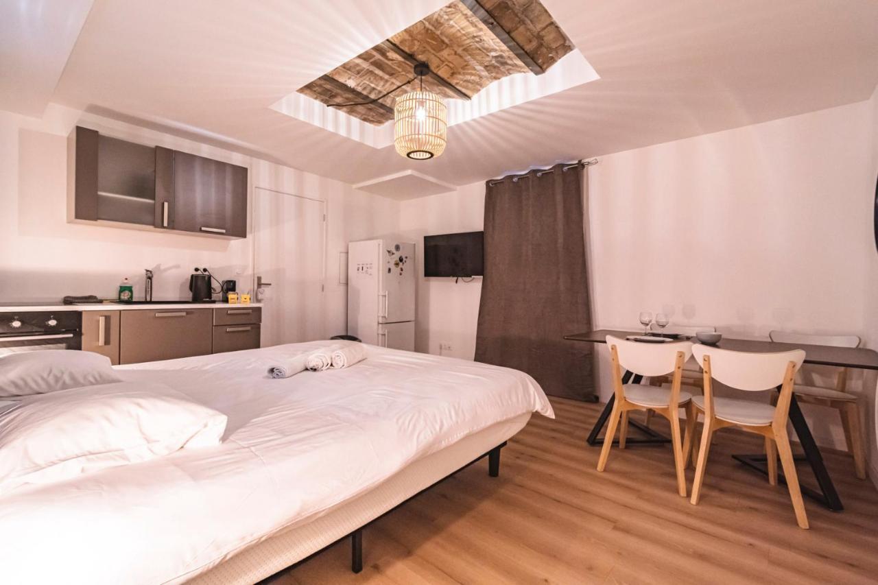 Tournelles Vue Cathedrale- Maison Climatisee Du Xvie Siecle Classee Apartment Reims Ngoại thất bức ảnh